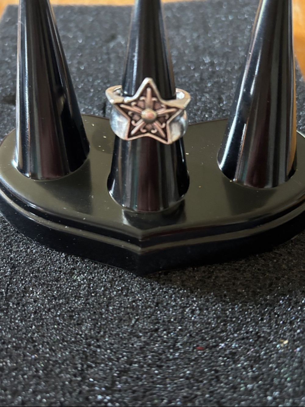 Sterlingesk Silver Star Motif Ring - Silver Tone Size 5 NWOT